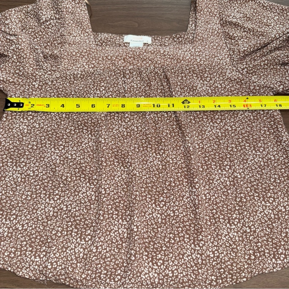Urban Romantics Women’s Top Small  Brown‎ White Floral Print 100% Rayon Flutter - Picture 8 of 10